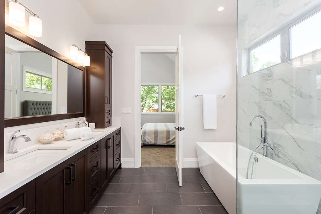 bathroom remodeling contractors